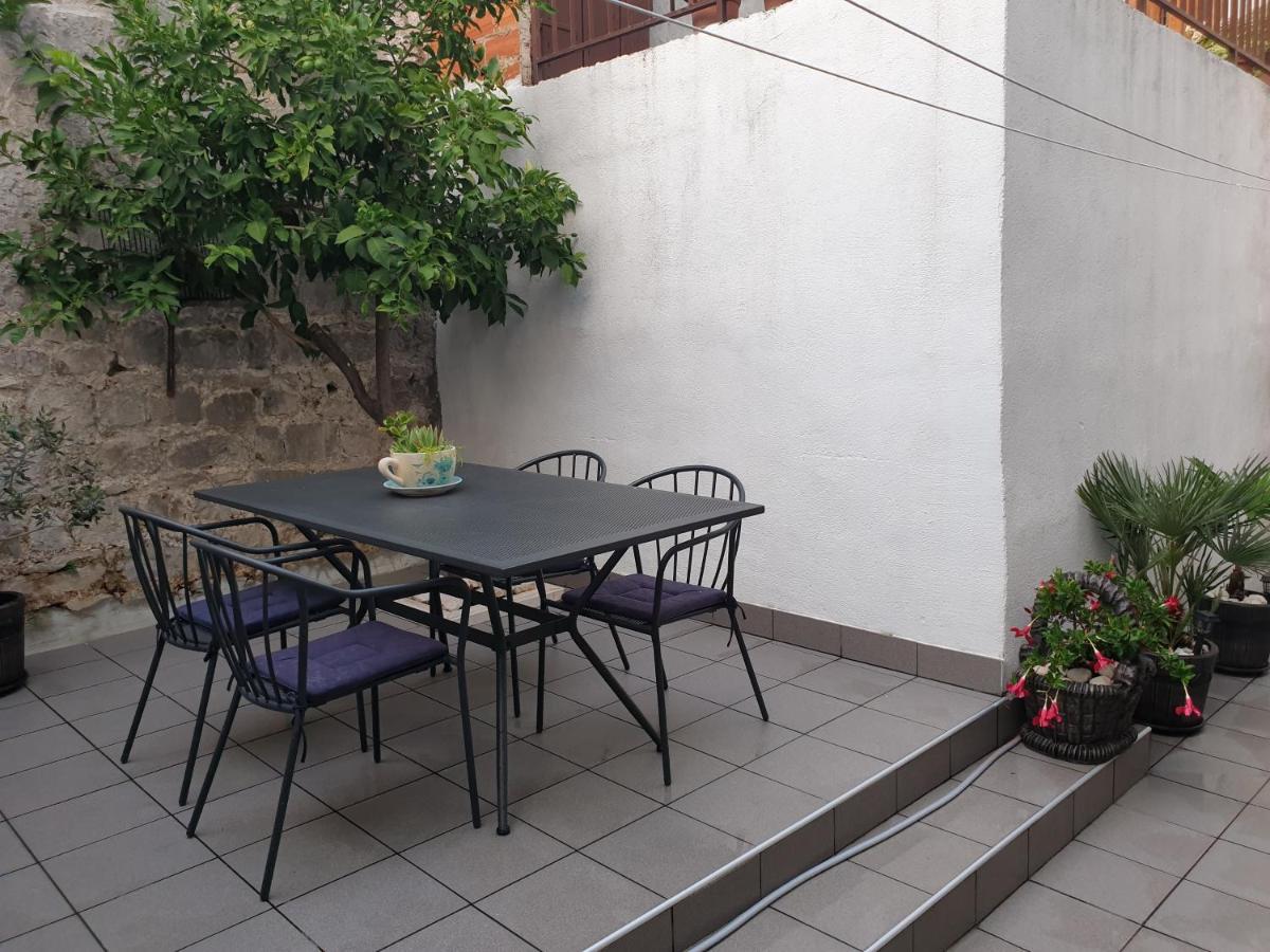 Lemon Tree Hotel Donji Seget Kültér fotó