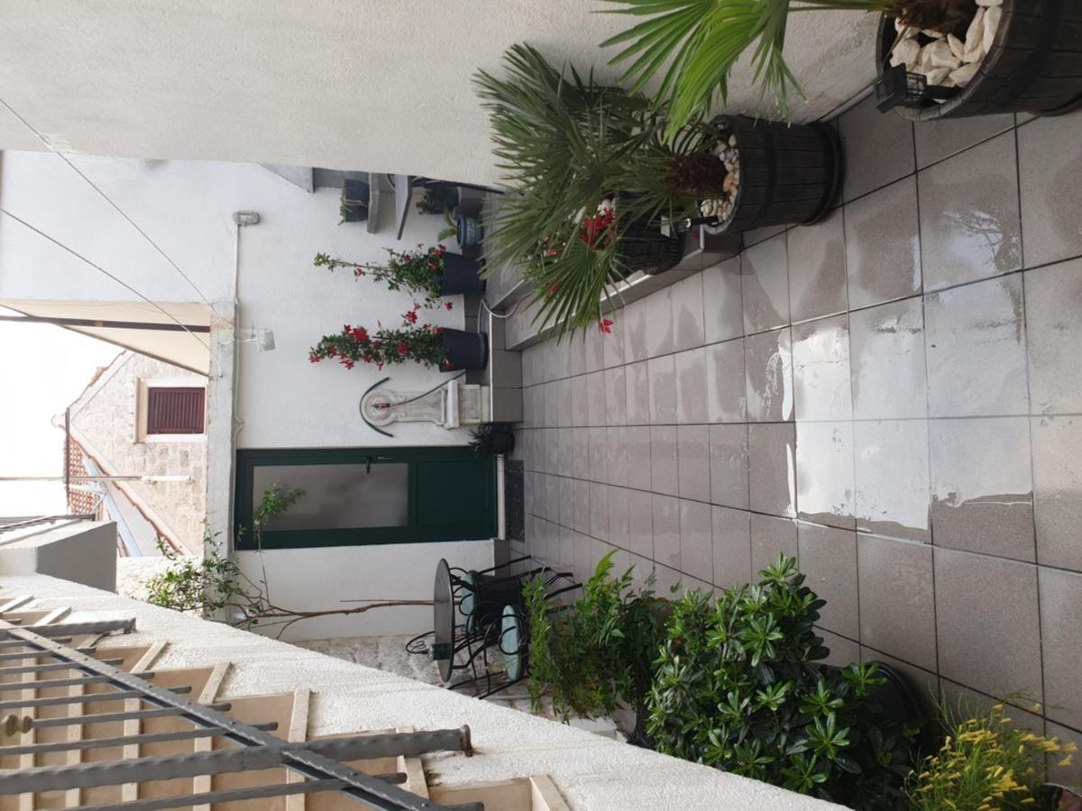 Lemon Tree Hotel Donji Seget Kültér fotó