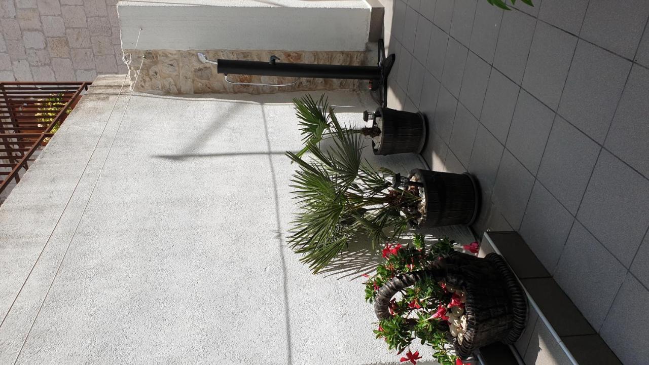 Lemon Tree Hotel Donji Seget Kültér fotó