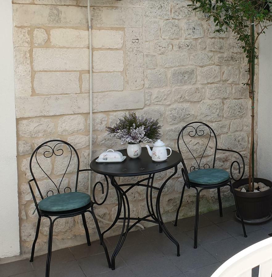 Lemon Tree Hotel Donji Seget Kültér fotó